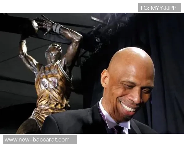 字母哥生涯40场次达56次超越贾巴尔成雄鹿队史第一人