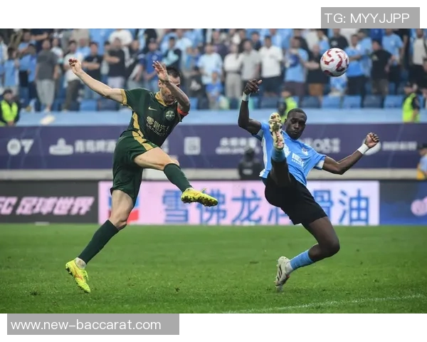 上海海港客场小胜大连英博成功夺得中超三连冠荣耀