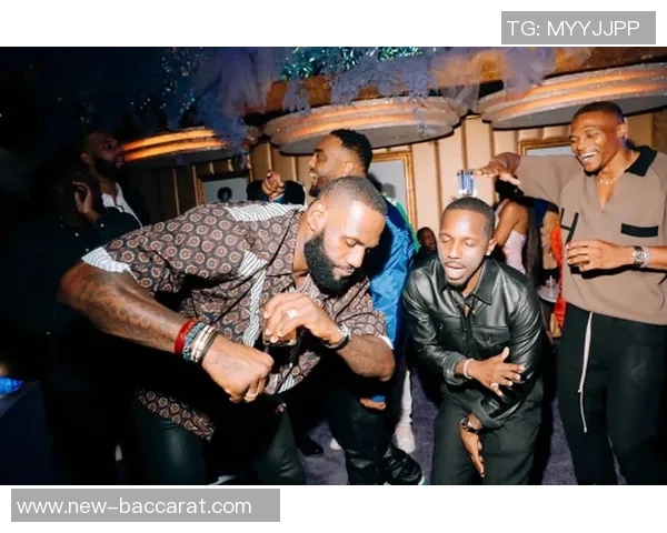 勒布朗分享与妻子同居的独特体验与家庭背景的深刻联系 勒布朗分享与妻子同居的独特体验与家庭背景的深刻联系