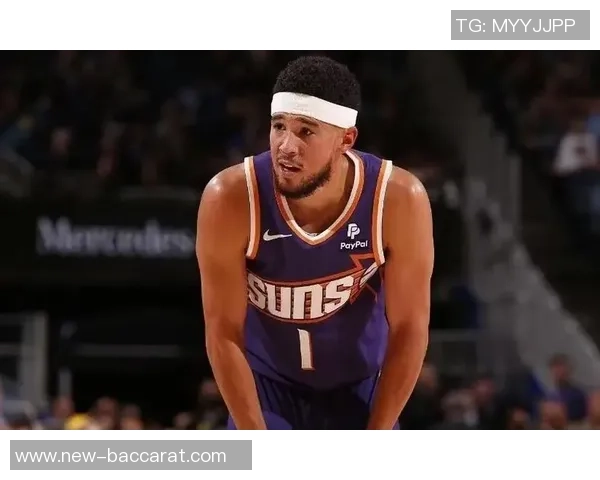 布克谈三分选择原因：突破难以造犯规裁判不易给机会